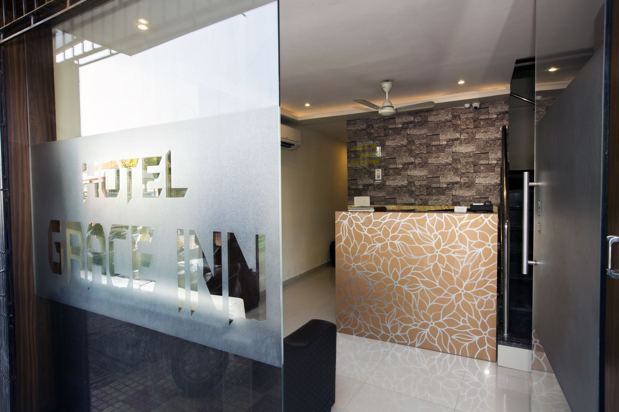 Hotel Grace Inn Bombaim Exterior foto